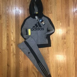 Adidas Boys Jogging Suit 2pc New